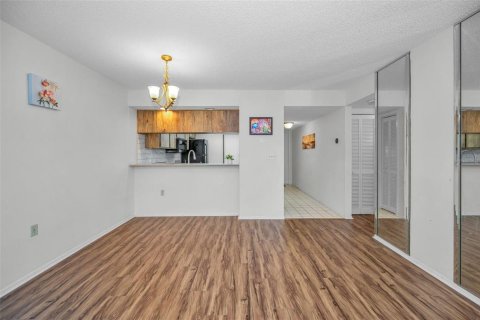 Купить кондоминиум в Олдсмар, Флорида 5 комнат, 106.93м2, № 1911837 - фото 11