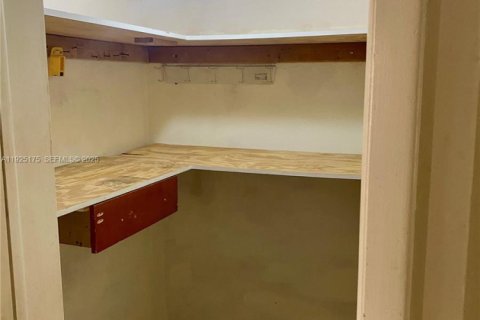 Condominio en venta en Sunrise, Florida, 2 dormitorios, 78.97 m2 № 1985728 - foto 18