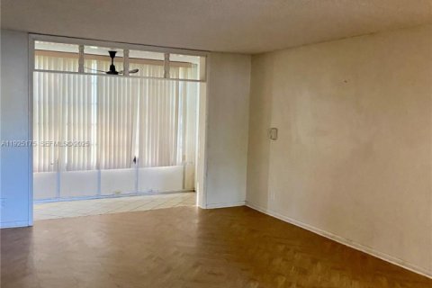 Condominio en venta en Sunrise, Florida, 2 dormitorios, 78.97 m2 № 1985728 - foto 13