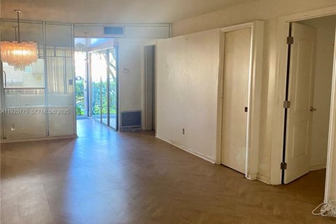 Condominio en venta en Sunrise, Florida, 2 dormitorios, 78.97 m2 № 1985728 - foto 4