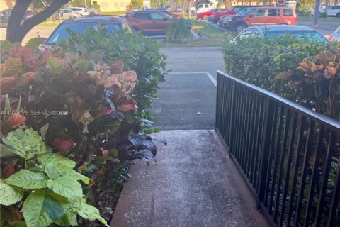 Condominio en venta en Sunrise, Florida, 2 dormitorios, 78.97 m2 № 1985728 - foto 28