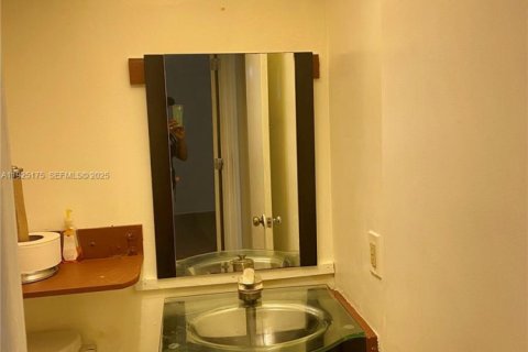 Condominio en venta en Sunrise, Florida, 2 dormitorios, 78.97 m2 № 1985728 - foto 16