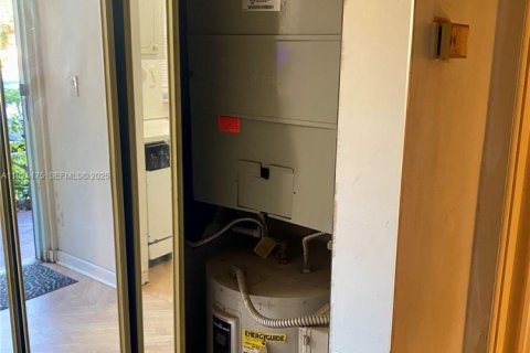 Condominio en venta en Sunrise, Florida, 2 dormitorios, 78.97 m2 № 1985728 - foto 9