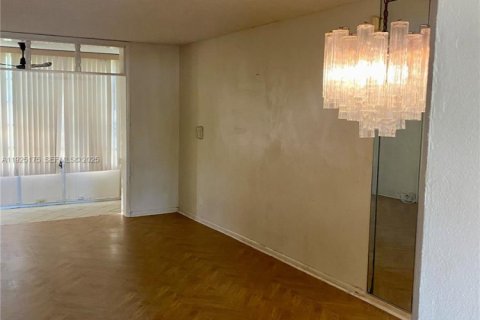 Condominio en venta en Sunrise, Florida, 2 dormitorios, 78.97 m2 № 1985728 - foto 10