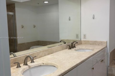 Copropriété à louer à North Miami, Floride: 3 chambres, 169.27 m2 № 2407444 - photo 11