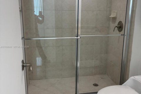 Copropriété à louer à North Miami, Floride: 3 chambres, 169.27 m2 № 2407444 - photo 7