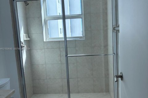 Copropriété à louer à North Miami, Floride: 3 chambres, 169.27 m2 № 2407444 - photo 6