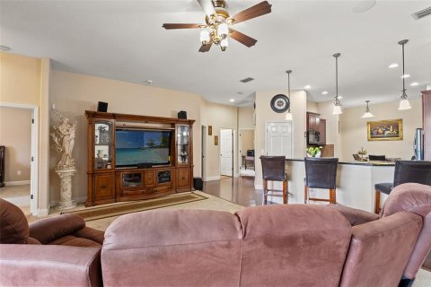 Casa en venta en Land O' Lakes, Florida, 4 dormitorios, 247.58 m2 № 1883373 - foto 24
