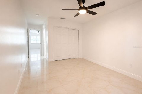 Villa ou maison à vendre à Tampa, Floride: 4 chambres, 138.98 m2 № 2329234 - photo 12