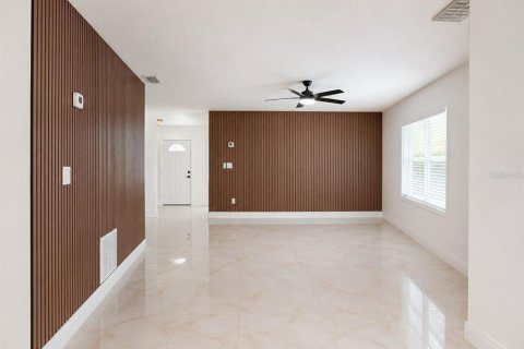 Villa ou maison à vendre à Tampa, Floride: 4 chambres, 138.98 m2 № 2329234 - photo 4