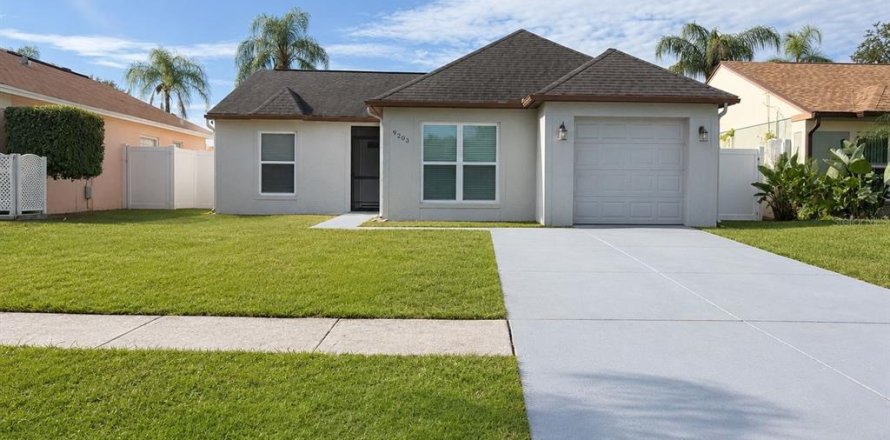 Villa ou maison à Tampa, Floride 4 chambres, 138.98 m2 № 2329234