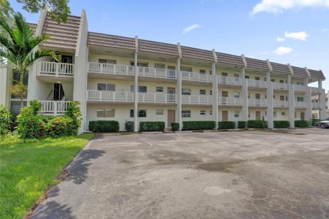 Condo in Margate, Florida, 2 bedrooms № 2260931