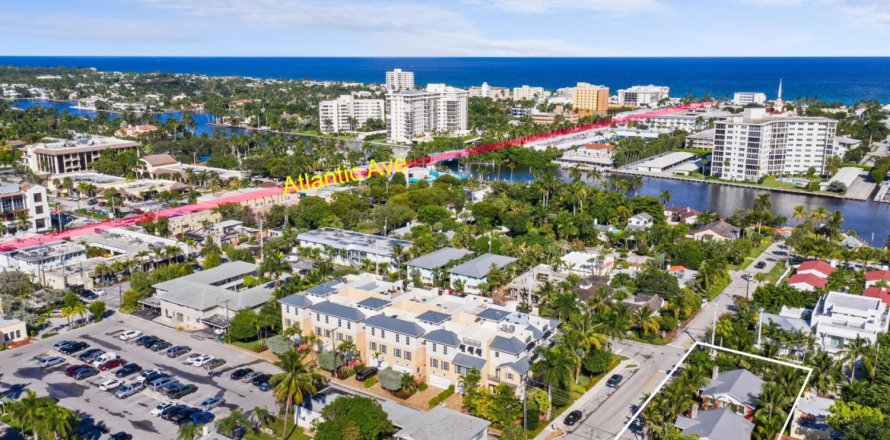 Propiedad comercial en Delray Beach, Florida 2 dormitorios, 75.9 m2 № 934426