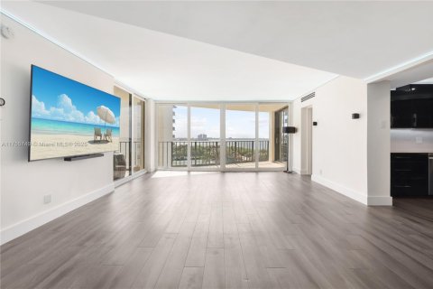 Condo in Riviera Beach, Florida, 2 bedrooms  № 1706121 - photo 2