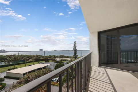 Condo in Riviera Beach, Florida, 2 bedrooms  № 1706121 - photo 21
