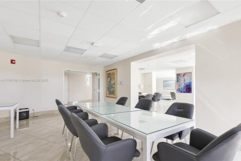 Condo in Riviera Beach, Florida, 2 bedrooms  № 1706121 - photo 29