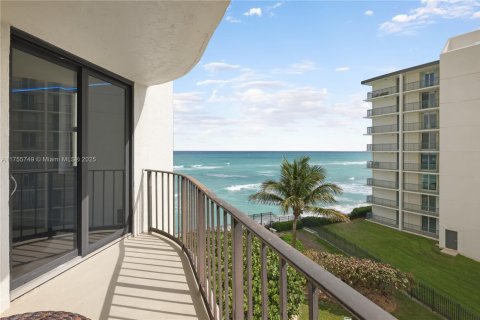 Condo in Riviera Beach, Florida, 2 bedrooms  № 1706121 - photo 22