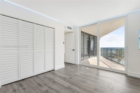 Condo in Riviera Beach, Florida, 2 bedrooms  № 1706121 - photo 17