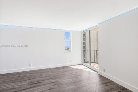 Condo in Riviera Beach, Florida, 2 bedrooms  № 1706121 - photo 12