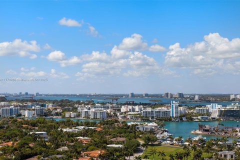 Condo in Bal Harbour, Florida, 4 bedrooms № 1985625 - photo 27