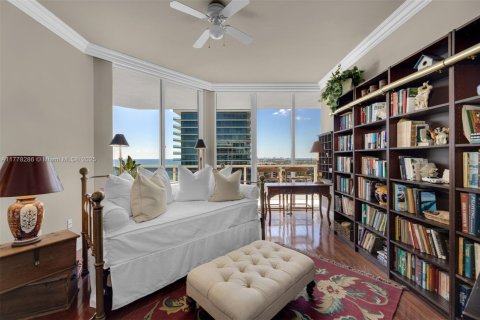 Condo in Bal Harbour, Florida, 4 bedrooms № 1985625 - photo 10