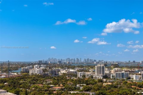Condo in Bal Harbour, Florida, 4 bedrooms № 1985625 - photo 25