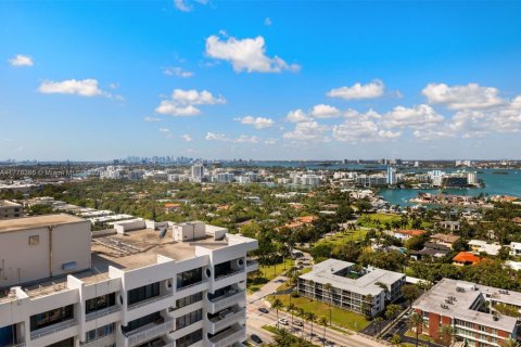 Condo in Bal Harbour, Florida, 4 bedrooms № 1985625 - photo 24