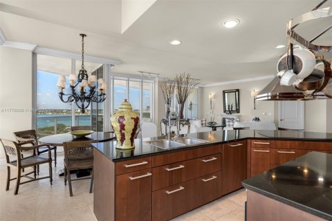 Condo in Bal Harbour, Florida, 4 bedrooms № 1985625 - photo 5