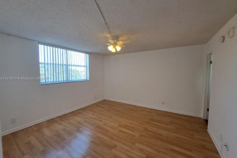 Снять в аренду кондоминиум в Уэст-Палм-Бич, Флорида 2 спальни, 89.19м2, № 1967167 - фото 16