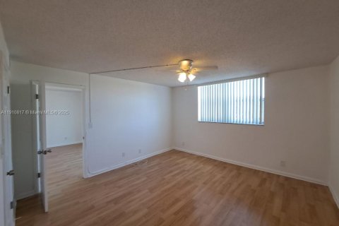 Снять в аренду кондоминиум в Уэст-Палм-Бич, Флорида 2 спальни, 89.19м2, № 1967167 - фото 18