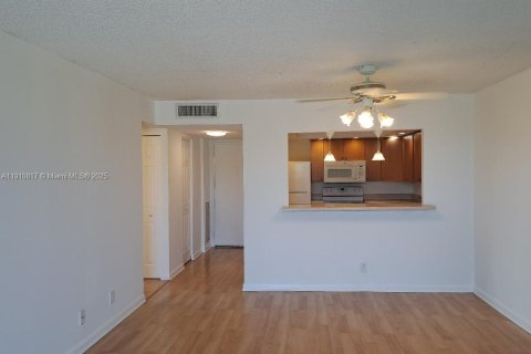 Снять в аренду кондоминиум в Уэст-Палм-Бич, Флорида 2 спальни, 89.19м2, № 1967167 - фото 11