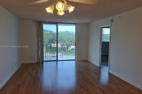 Снять в аренду кондоминиум в Уэст-Палм-Бич, Флорида 2 спальни, 89.19м2, № 1967167 - фото 12