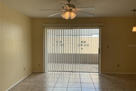 Condo in Casselberry, Florida, 2 bedrooms  № 1795849 - photo 10