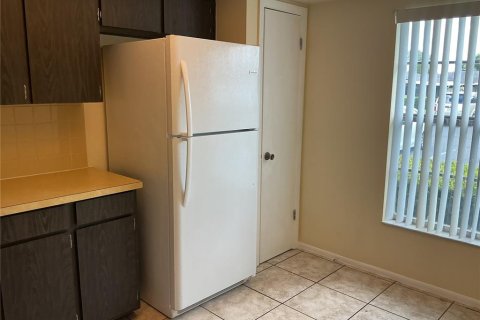 Condo in Casselberry, Florida, 2 bedrooms  № 1795849 - photo 5