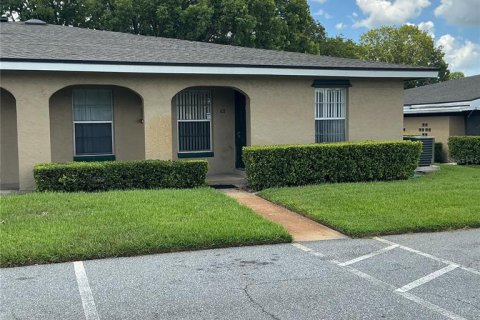 Condo in Casselberry, Florida, 2 bedrooms  № 1795849 - photo 1