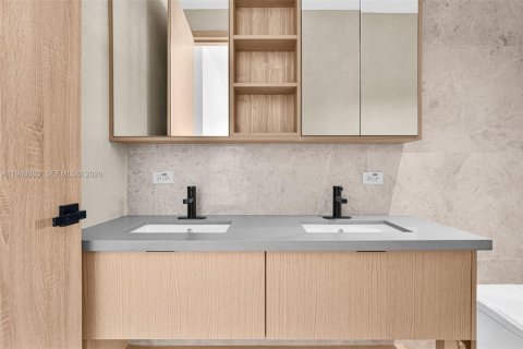 Купить таунхаус в Майами, Флорида 4 спальни, 179.12м2, № 2033468 - фото 13