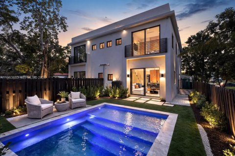 Таунхаус в Майами, Флорида 4 спальни, 179.12м2 № 2033468