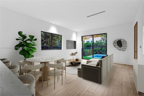 Купить таунхаус в Майами, Флорида 4 спальни, 179.12м2, № 2033468 - фото 7