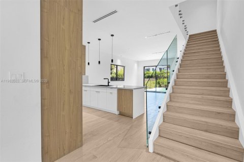 Купить таунхаус в Майами, Флорида 4 спальни, 179.12м2, № 2033468 - фото 5