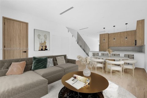 Купить таунхаус в Майами, Флорида 4 спальни, 179.12м2, № 2033468 - фото 6