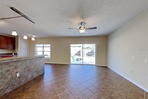 Casa en venta en Kissimmee, Florida, 4 dormitorios, 200.85 m2 № 1909667 - foto 2