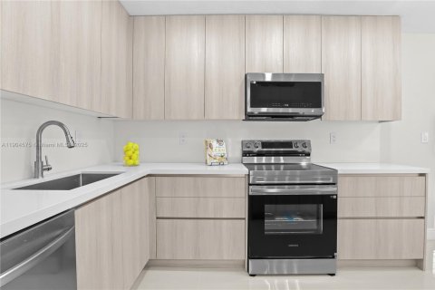 Купить виллу или дом в Холливуд, Флорида 4 спальни, 134.15м2, № 1965825 - фото 29