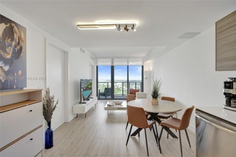 Condo à Miami, Floride, 1 chambre  № 2146073