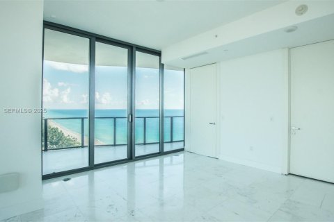 Снять в аренду кондоминиум в Санни-Айлс-Бич, Флорида 4 спальни, 463.77м2, № 1983760 - фото 15