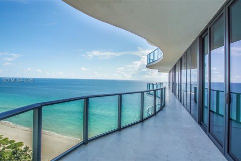 Снять в аренду кондоминиум в Санни-Айлс-Бич, Флорида 4 спальни, 463.77м2, № 1983760 - фото 29