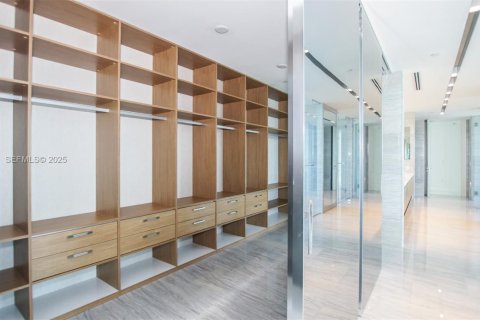 Снять в аренду кондоминиум в Санни-Айлс-Бич, Флорида 4 спальни, 463.77м2, № 1983760 - фото 11