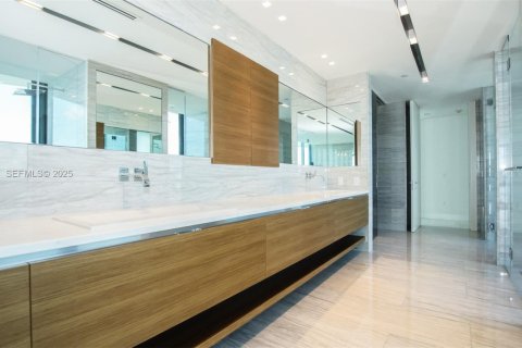 Снять в аренду кондоминиум в Санни-Айлс-Бич, Флорида 4 спальни, 463.77м2, № 1983760 - фото 12