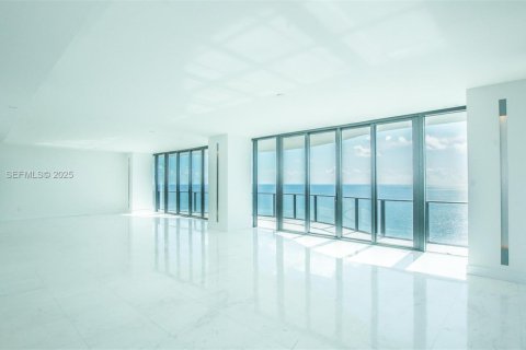 Снять в аренду кондоминиум в Санни-Айлс-Бич, Флорида 4 спальни, 463.77м2, № 1983760 - фото 5