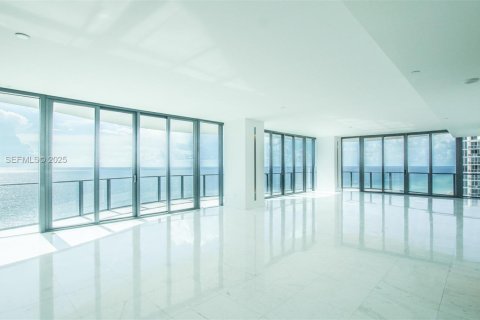 Снять в аренду кондоминиум в Санни-Айлс-Бич, Флорида 4 спальни, 463.77м2, № 1983760 - фото 4