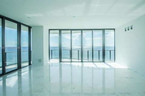 Снять в аренду кондоминиум в Санни-Айлс-Бич, Флорида 4 спальни, 463.77м2, № 1983760 - фото 9